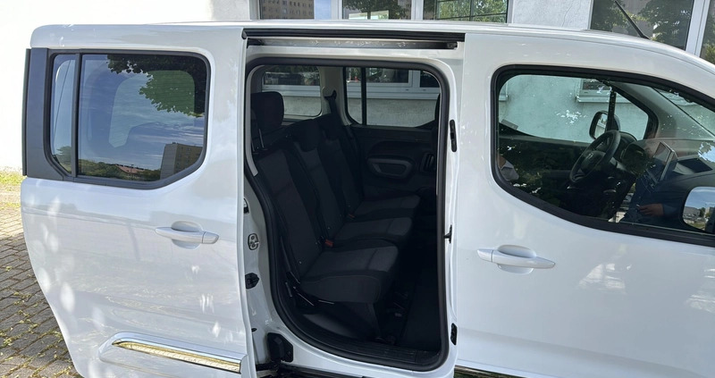 Toyota Proace City Verso cena 117900 przebieg: 9142, rok produkcji 2023 z Jastrowie małe 211